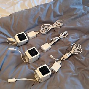 NEW WITHOUT BOX - Wyze 3 Security Cameras